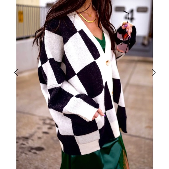 PRICE FIRM • LALA ORIGINAL DESIGN: Love You Oversized Checkerboard Cardi - Picture 7 of 15